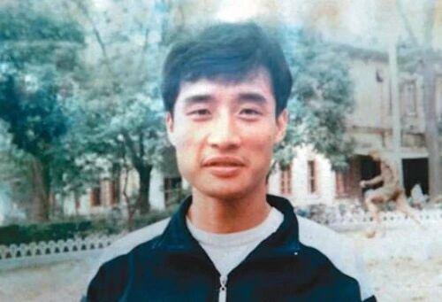 开云官方入口-兴宁一县六国脚之一，1989年世预赛国足主力，广东队后卫张小文